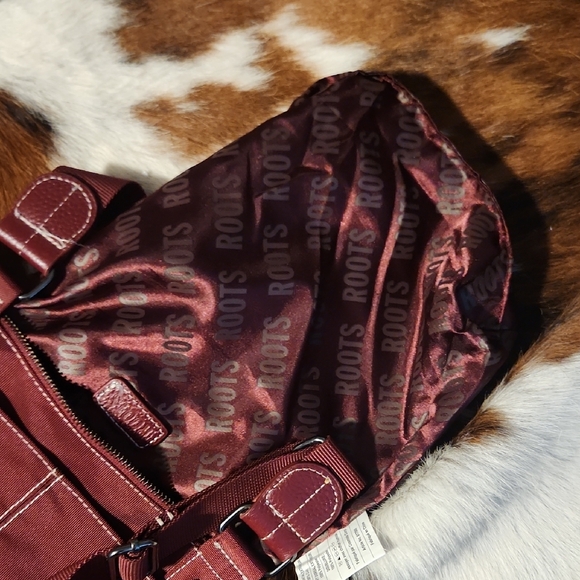 Roots Burgundy Leather Crossbody Bag - Picture 11 of 12